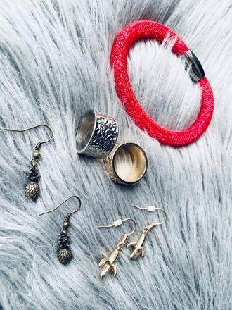 Set náušnic, prstenov a náramku, 