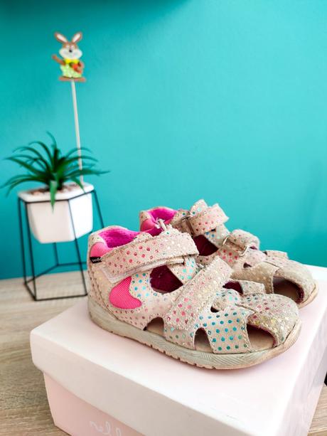 Sandálky, santé,24