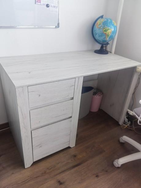 Komoda, stolik, stolicka,