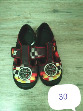 Papučky, 30