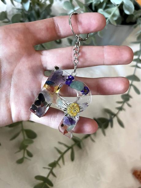 Ručne vyrobené živicové kľúčenky, 