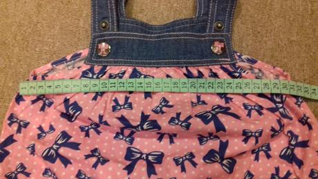 Úžasné šaty s čelenkou, okay,86