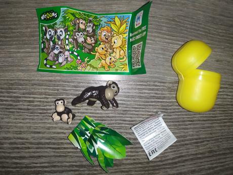 Kinder opica s mladatkom,