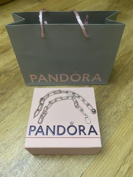 Pandora me náramky, pandora
