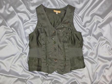 Kvalitný letný khaki komplet, 42