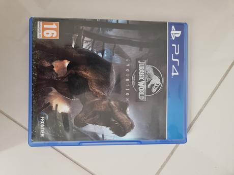 Predám hru na ps4 jurassic world evolution, 
