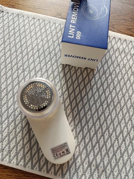 Nabíjateľný prenosný odžmolkovač s displejom, 