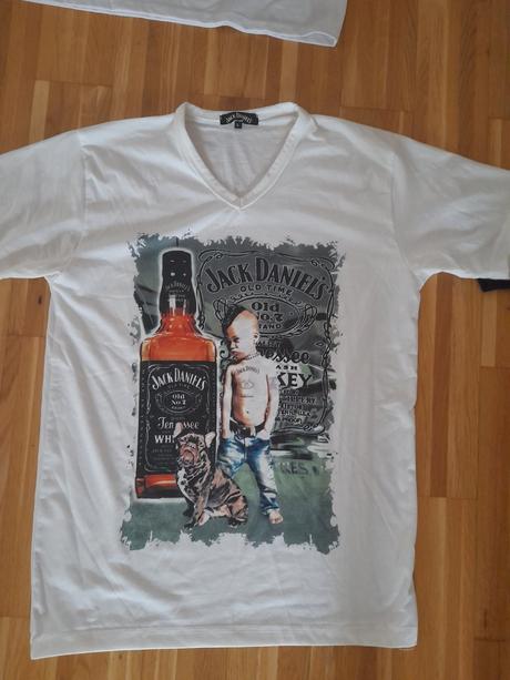 Nové značkové tričká veľkosť l, cena 4e/ks, l