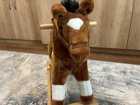 Hojdací kôň - zvuk erdžania,