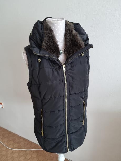 Čierna hrubá prešívaná vesta h&m veľ. 38, h&m,38