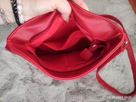Červená kabelka, 