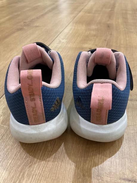 Dievcenske tenisky, adidas,30