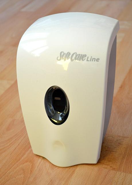 Davkovac mydla a dezinfekcie soft care line,