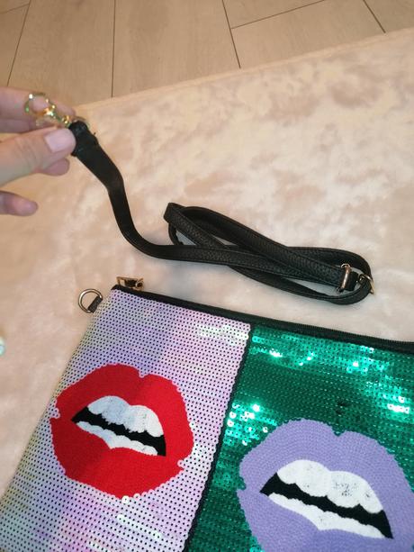 Nová listová kabelka flitrova, 