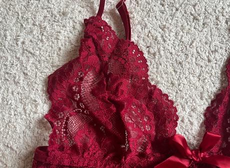 Sexy červená čipkovaná podprsenka, m/38, m