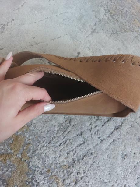 Kozena kabelka, reserved