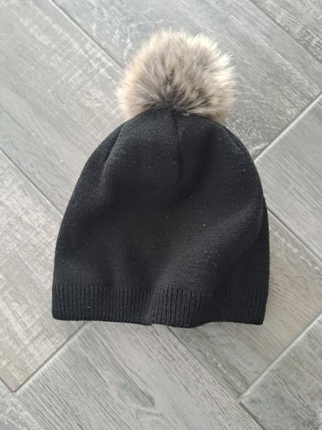 Čiapka s brmbolcom, 110