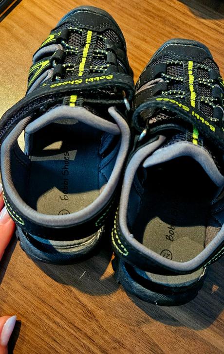 Predam detske topanky, 27