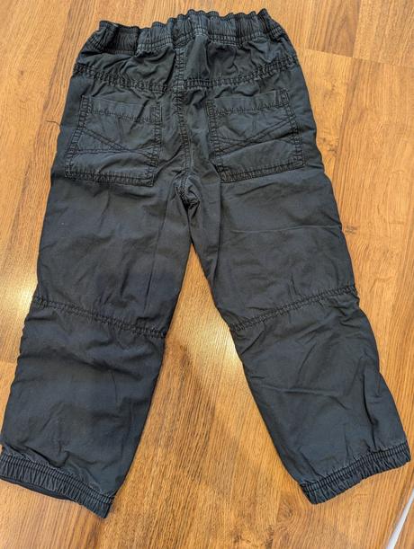 Podšité nohavice, 104