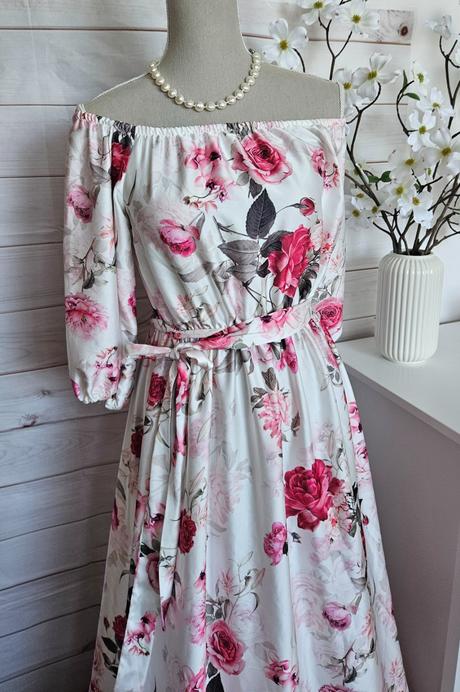 Nádherné lahulinké šaty, 36