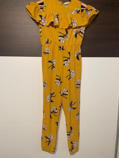 Krasny overal, primark,146