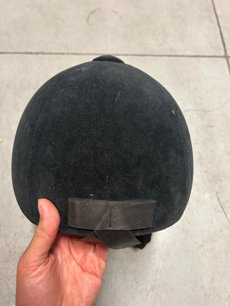 Fouganza jazdecká prilba, 