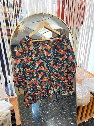 Kvietkovaná blúzka pre moletky so sťahovaním, 44