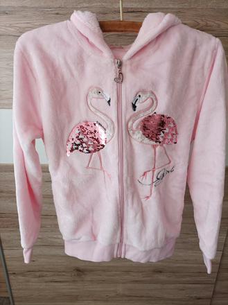 Ružová mikina, 158