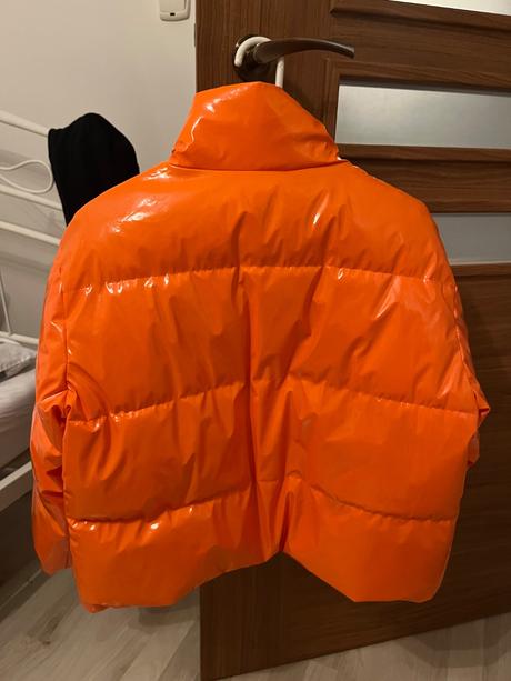 Neonovo oranžova kratka bunda leskla, sinsay,s