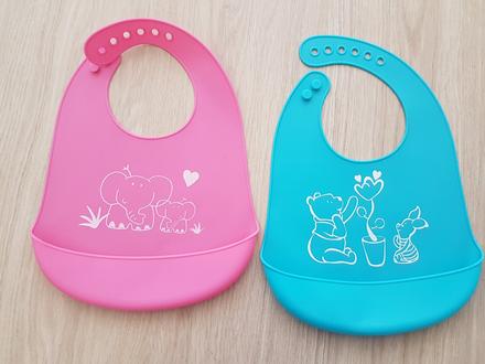 2x silikonove podbradniky,