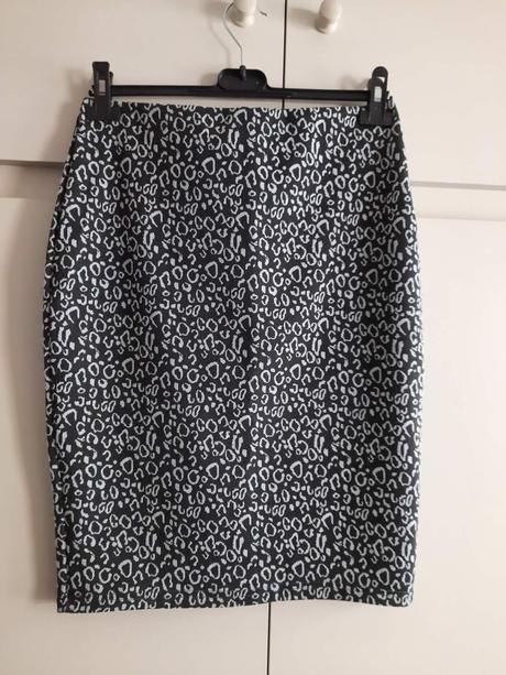 Dámska sukňa, m