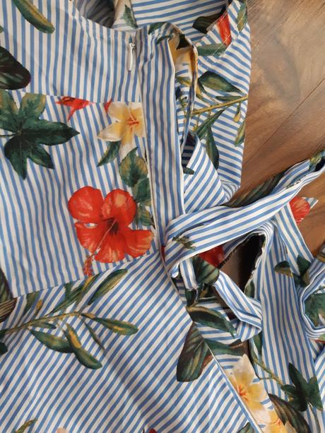 Kvietkované šaty, amisu,40