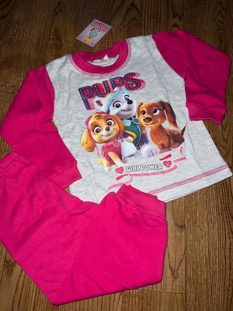 Tenke pyzamo, 86 / 98