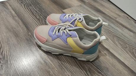 Prečo tenisky, pepco,31