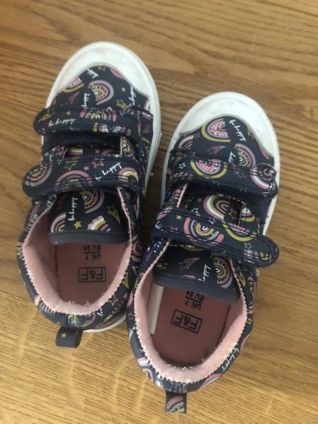 Bunda a botasky, 104–116