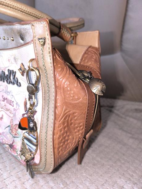 Kabelka anekke, anekke