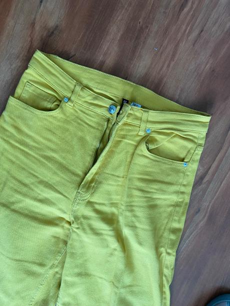 Zlte rifle siroke, h&m,40