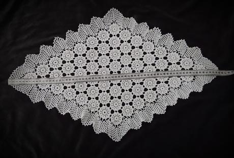 Biely háčkovaný obrus/háčkovaná dečka 1,