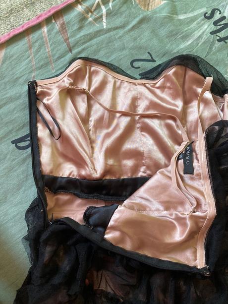 Satenove saty s tylom na ramienka amisu 38, amisu,m