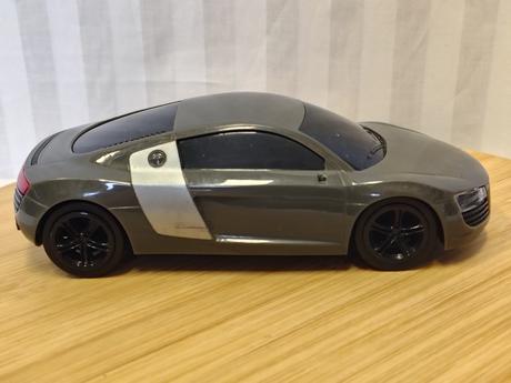 Retro auto audi r8 v10 1/24, dickie toys 2009/2010,