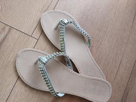 Šlapky žabky flip-flop so štrasovanim, 39