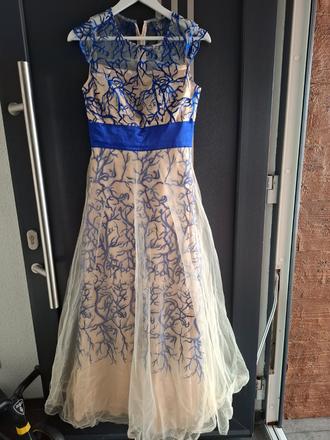 Dlhé spoločenské šaty s, s