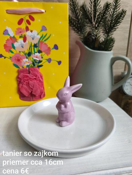 Dekorácia so zajkom,