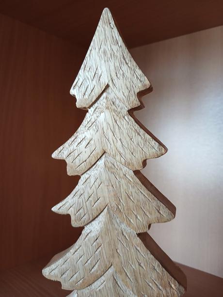Drevený dekoračný stromček 30,5 cm,