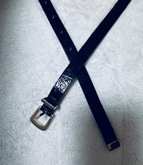 Tenký tmavomodrý lakovaný opasok zn. h&m, h&m