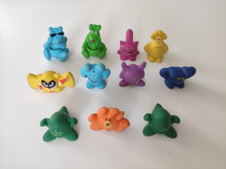 Gumove postavicky z kinder, 