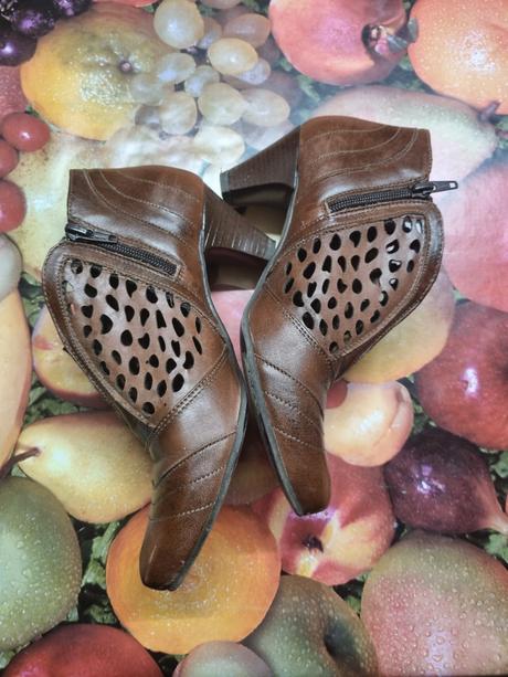 Dámske topánky na opätku, 37