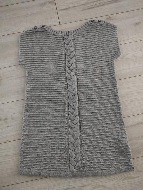 Strikovane šaty, 140