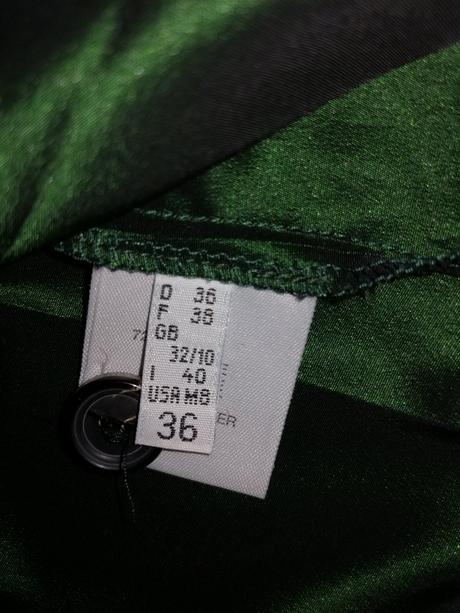 Smaragdové sako, 36