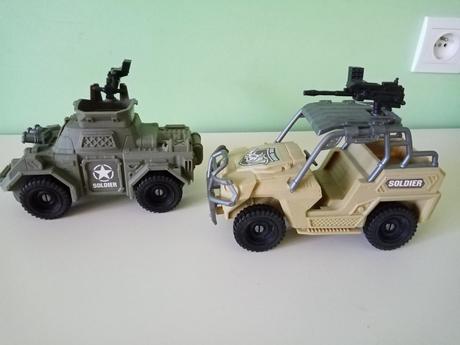 Vojenské autá 20 cm,
